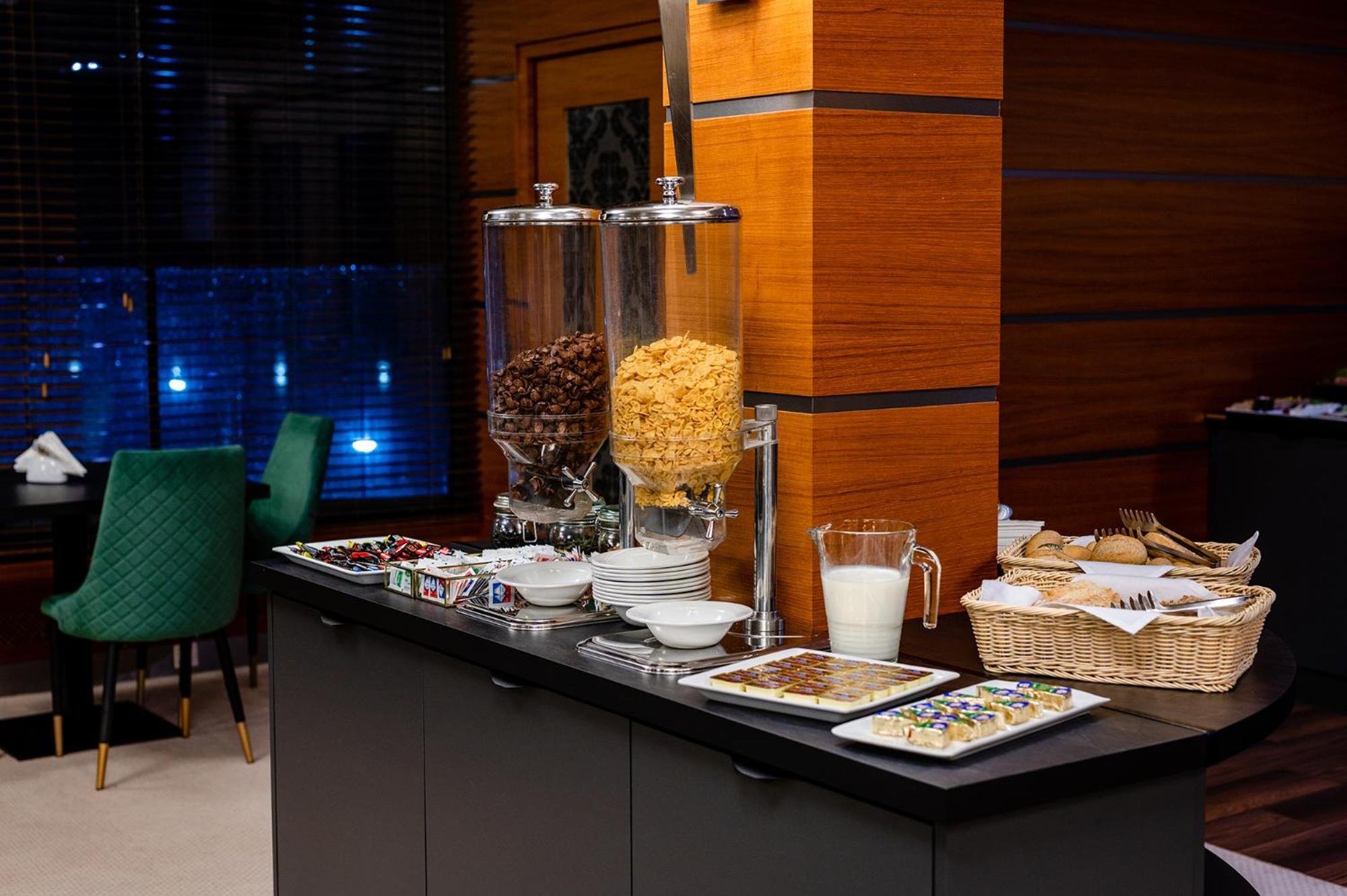 Hotel Alhar لوبلينييس المظهر الخارجي الصورة
