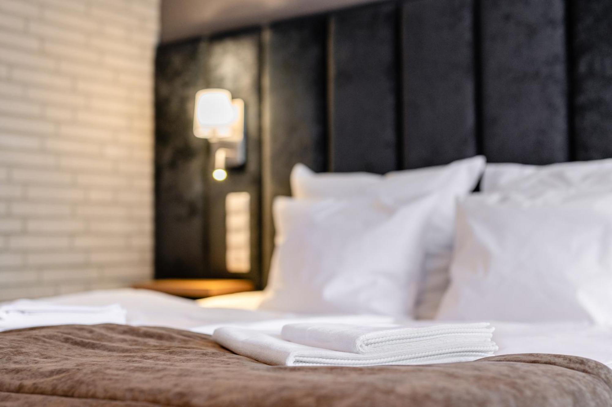 Hotel Alhar لوبلينييس المظهر الخارجي الصورة
