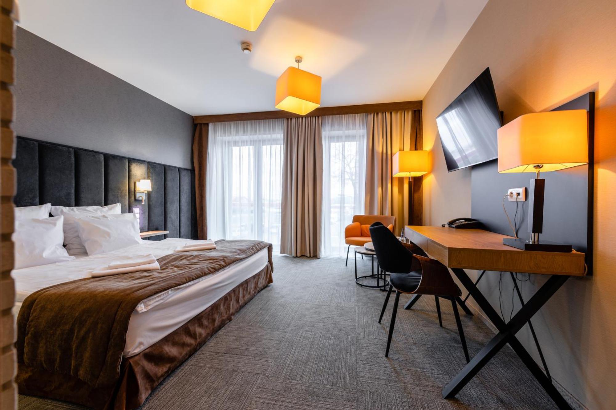 Hotel Alhar لوبلينييس المظهر الخارجي الصورة