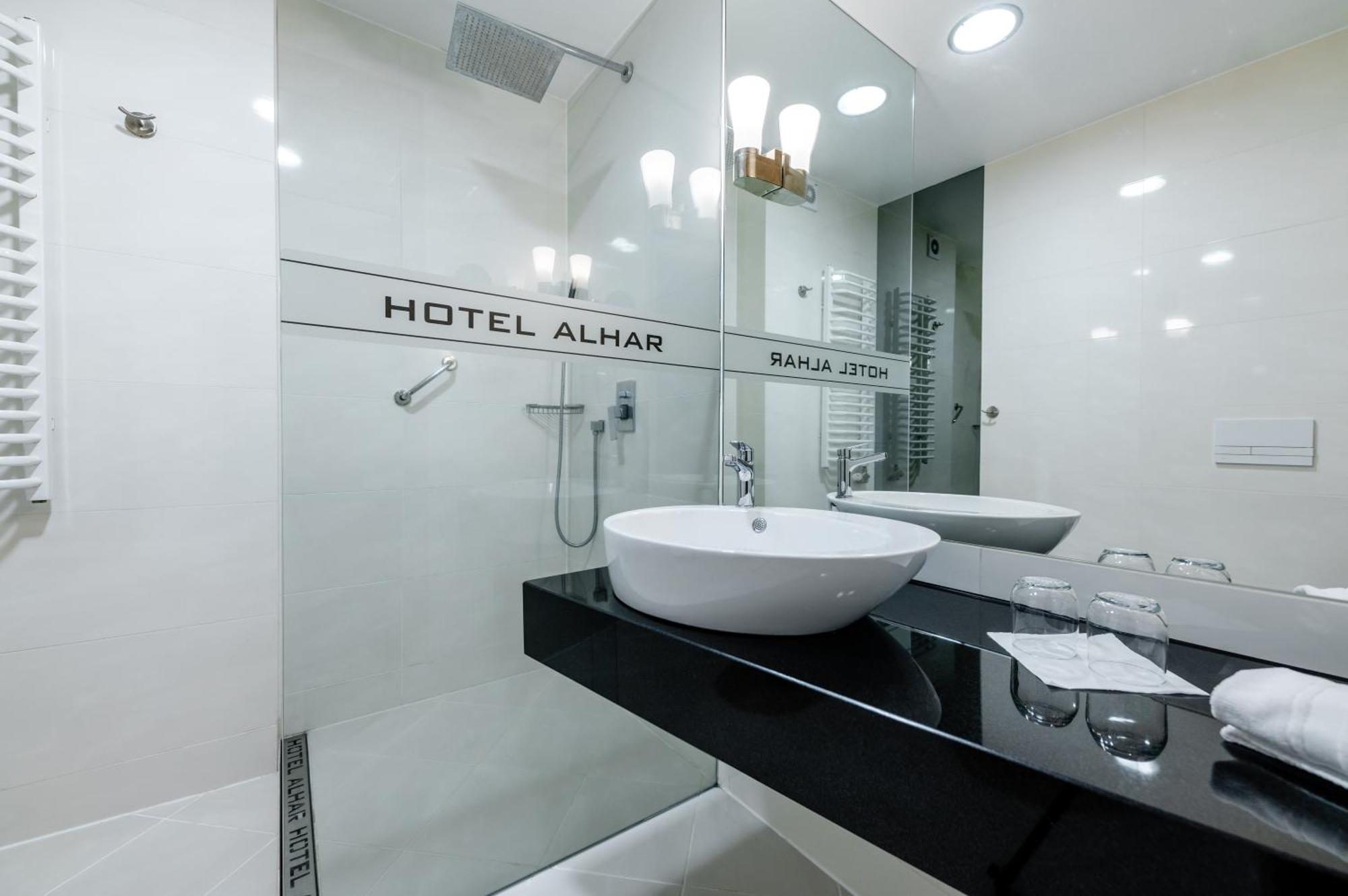 Hotel Alhar لوبلينييس المظهر الخارجي الصورة